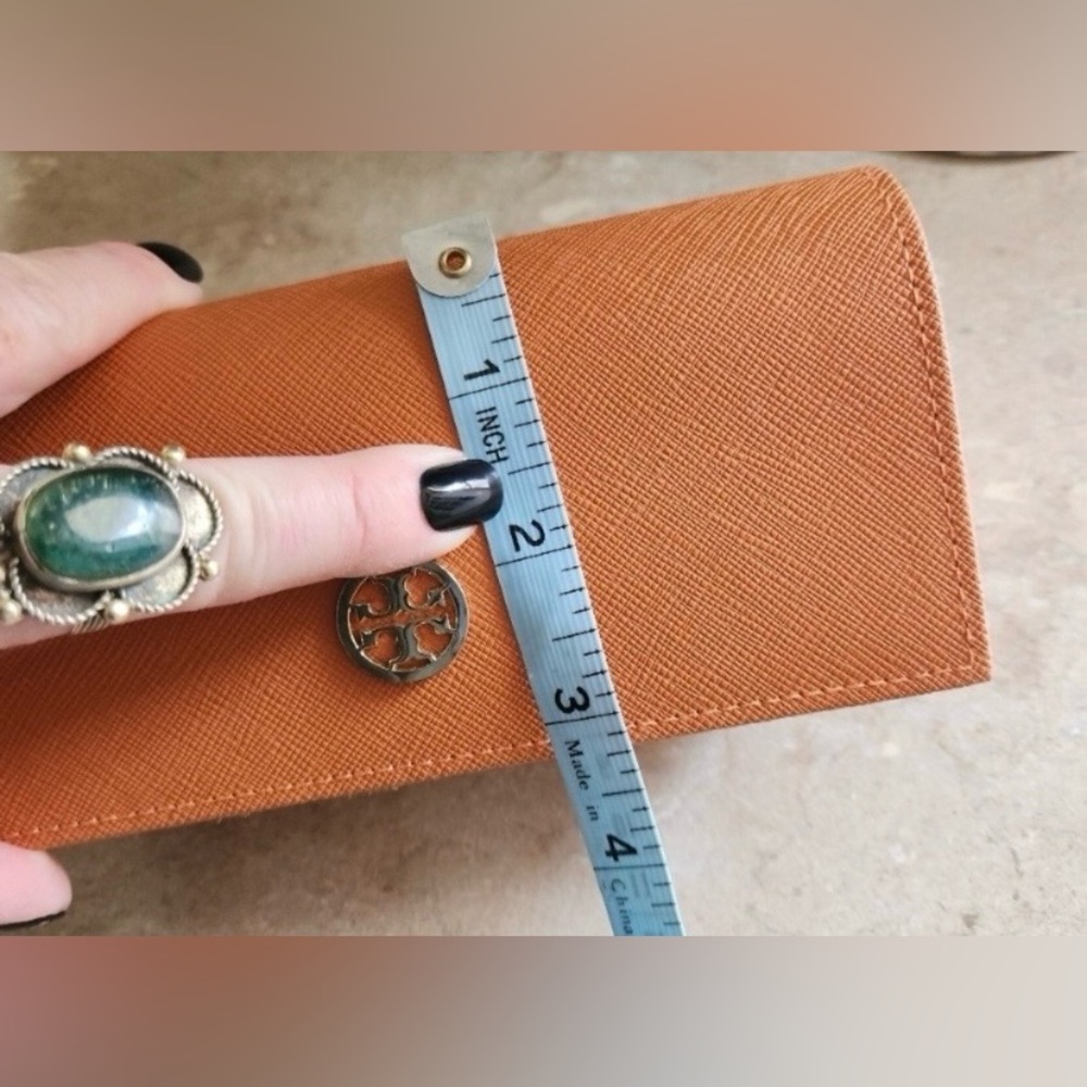 Tory Burch Orange Triangular Sunglasses and/or Makeup Clutch with cleaning cloth - Picture 8 of 9